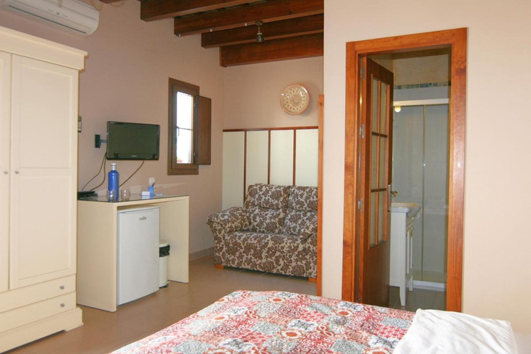 Bedroom 2, Posada Alegria, Cádiz