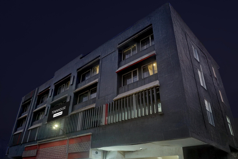 Exterior 2, Classic Hotel Town Plaza, Pune