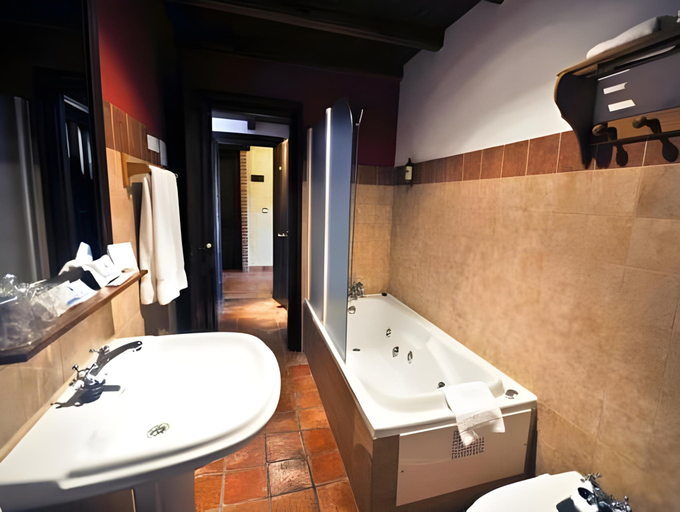 Bathroom 4, Coto del Valle de Cazorla, Jaén