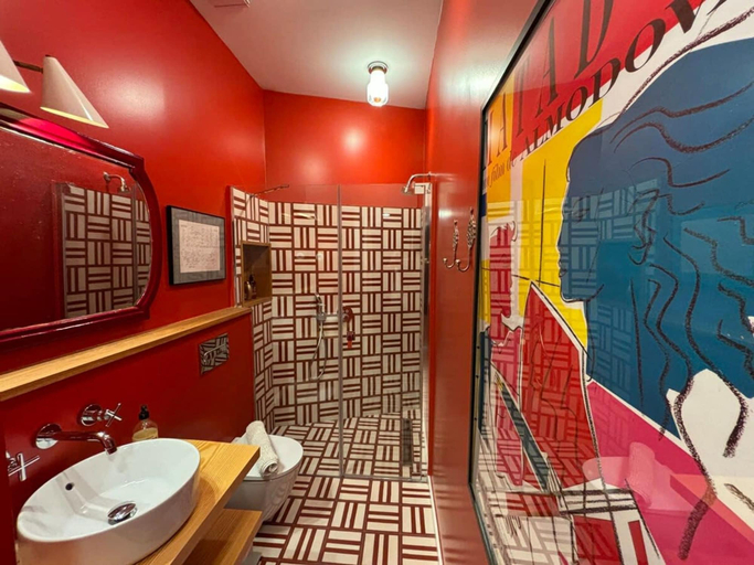 Room 3, Artsy Gem Colorful 1BR Home in Ant n Mart n, Madrid