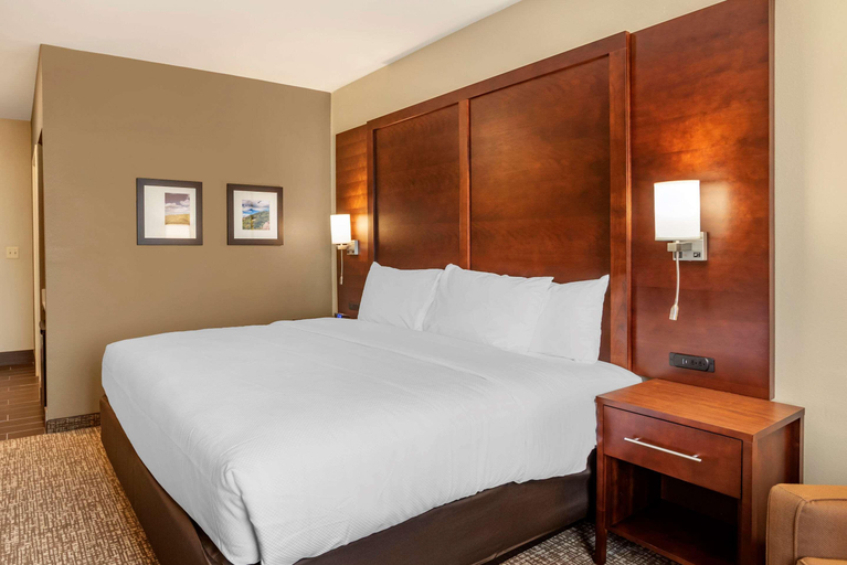 Bedroom 3, Comfort Inn Suites Winchester, Frederick