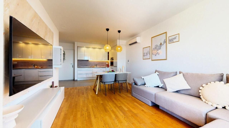 Others 5, Mika's 2-Bedroom Seaview Flat & Parking, Split