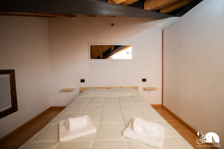 Others 5, The Three Moons Apartment, Verona