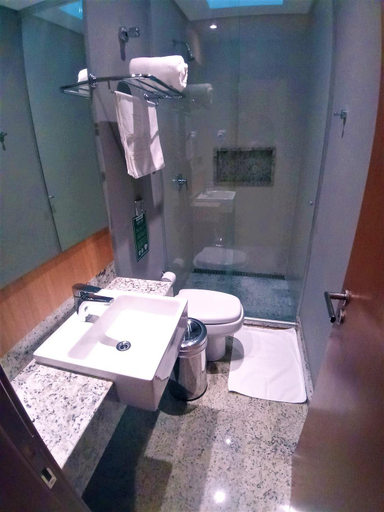 Bathroom 3, Hotelog, Antonina