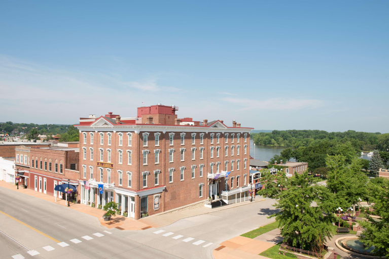 Exterior & Views 1, St James Hotel, Goodhue
