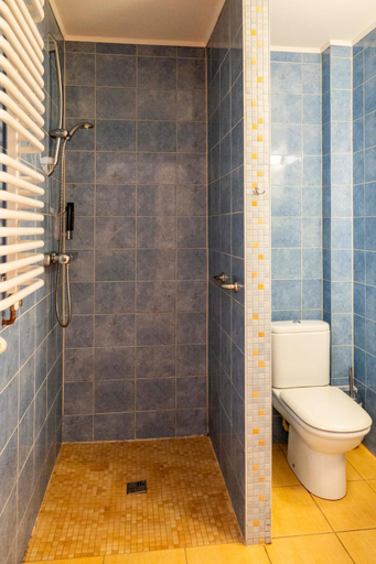 Bathroom 5, Sami Swoi Kluki 1A, Bełchatów