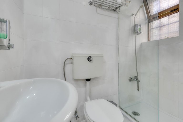 Bathroom 5, Hotel Borsalino, Porto