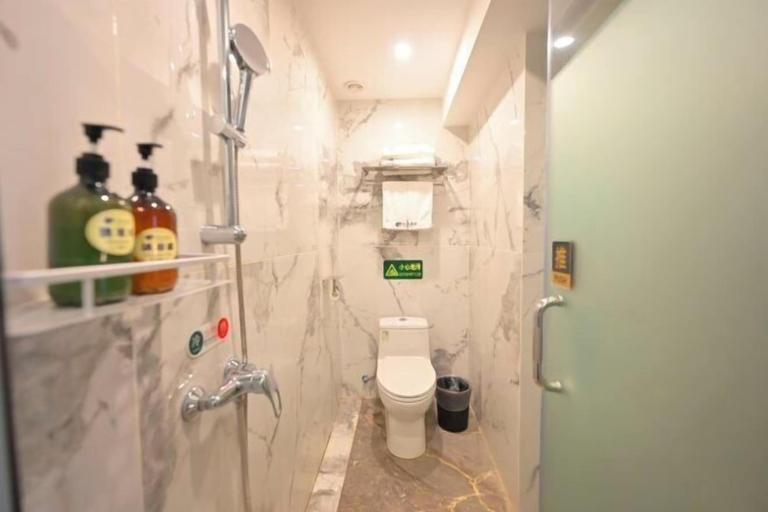 Bathroom 3, Heng Da Hotel (Yulin Railway Station Zhongyaogang), Yulin