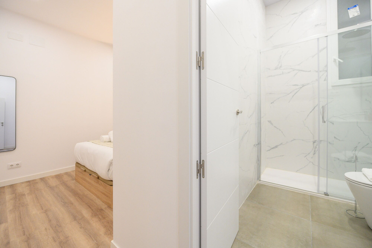 Room 5, M Sbe351d Confort y Estilo Urbano tu Piso Perfe, Madrid
