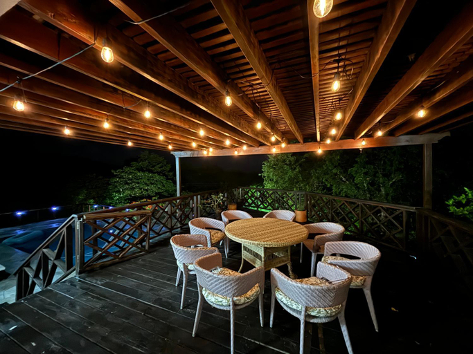 Food & Drinks, Villa Becune