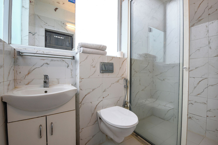 Bathroom, Fabhotel Harnoor House, Gurgaon