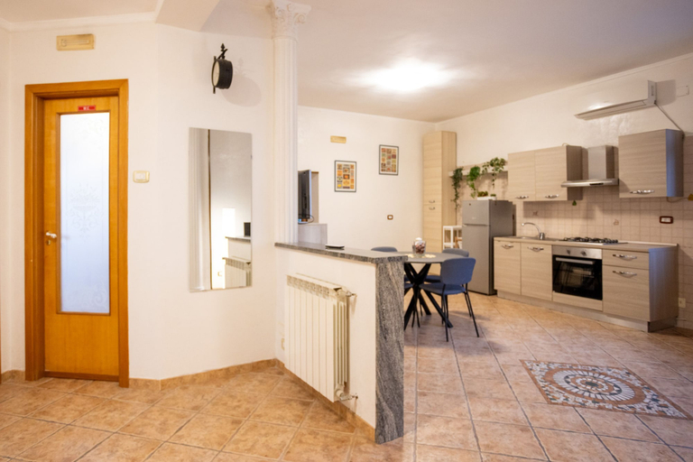 Room 5, La Casa di Daeny in Naples, Napoli