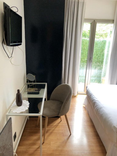 Bedroom 2, Hotel As Hortensias, A Coruña