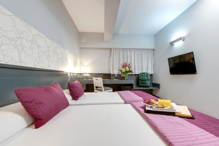 Others 4, Hostal Torrejon, Madrid