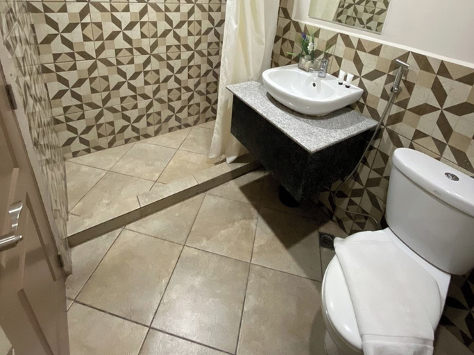 Bathroom, Tagaytay Hotel Sixb City Center, Tagaytay City