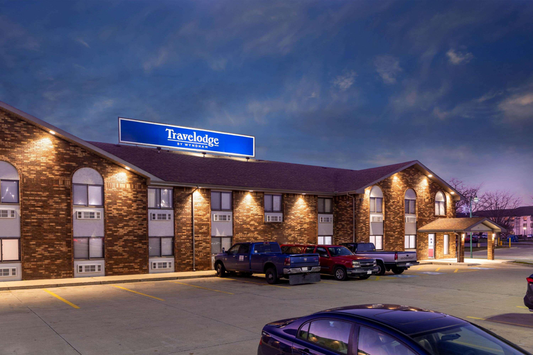 Exterior & Views 2, Travelodge by Wyndham Elkhart, Elkhart
