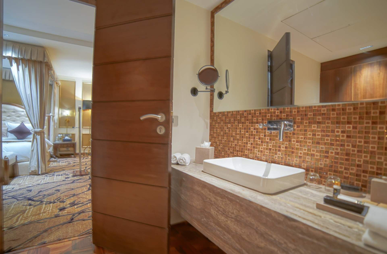 Bathroom 5, The Kabo, Srinagar