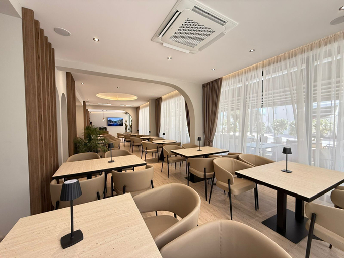 Food & Drinks 4, Noam Luxury Hotel, Sarandës