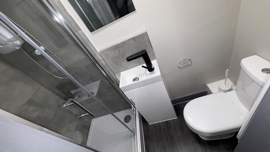 Bathroom 4, The Lindsey Hotel, North Lincolnshire