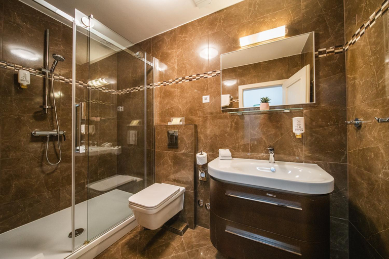 Bathroom 3, SUNce Palace Apartments, Dubrovnik