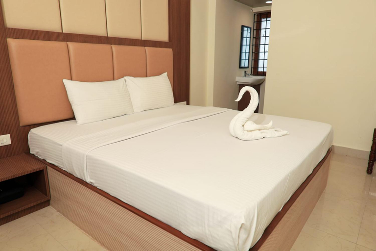 Others 4, Aiswarya Kings Inn, Ramanathapuram