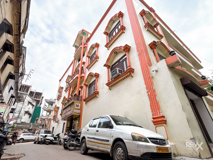 Exterior & Views 2, Hotel Diamond Palace, Varanasi