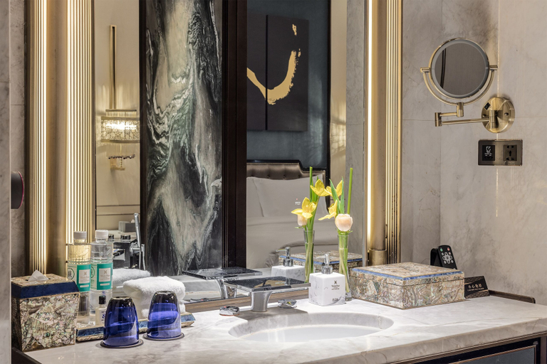 Bathroom 3, Wanda Reign Chengdu, Chengdu