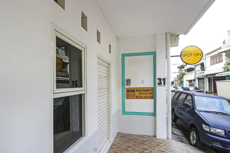 Exterior & Views