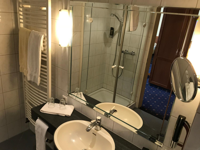 Bathroom 2, Holskenband, Steinfurt