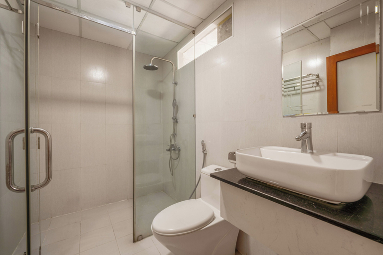 Bathroom, Maxhome Luxury Hotel, Da Nang