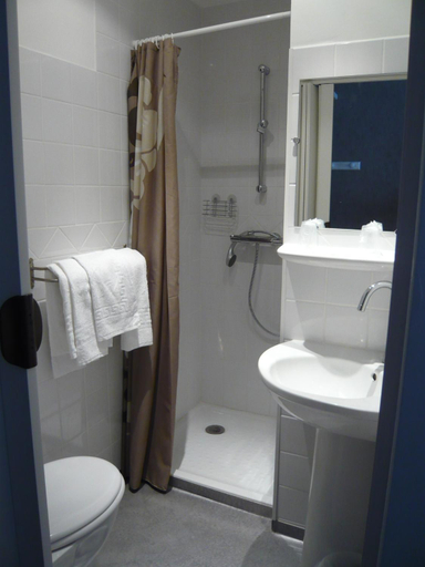 Bathroom, Hotel Restaurant Les Touristes, Ardèche
