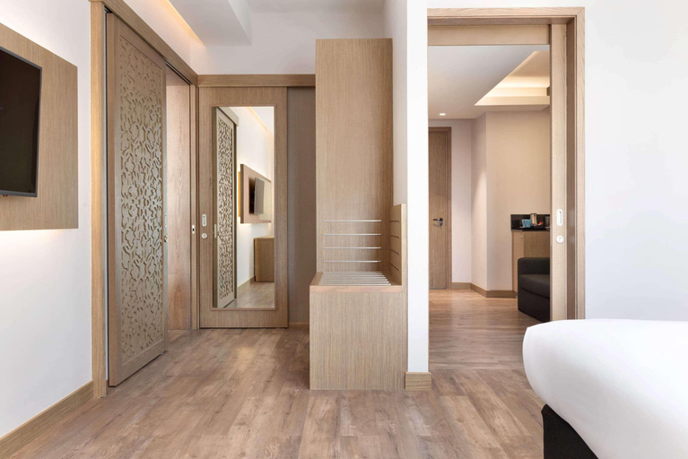 Bedroom 3, Ramada Encore by Wyndham Muscat Al-Ghubra, Bausher