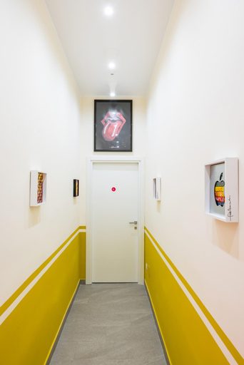 Room 5, Central Station Housing - Apartment 2 by Wonderful Italy, Napoli