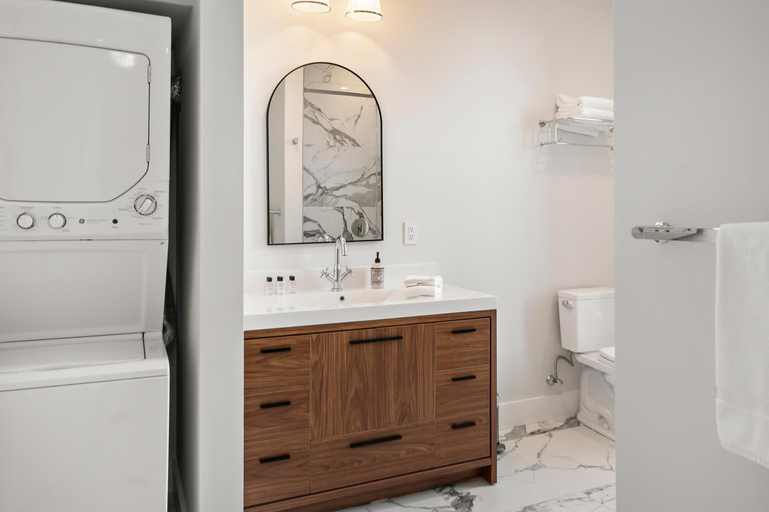 Bathroom 2, Charlesgate Suites, Boston