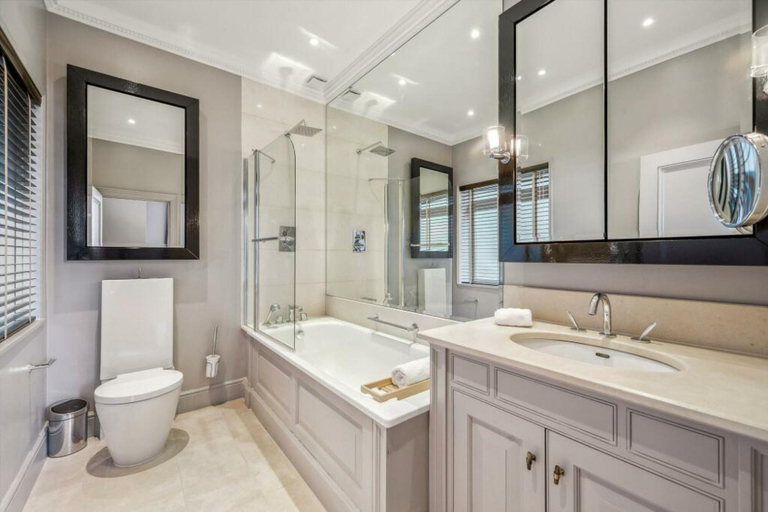 Bathroom, Knightsbridge Flat 3 Bed, London