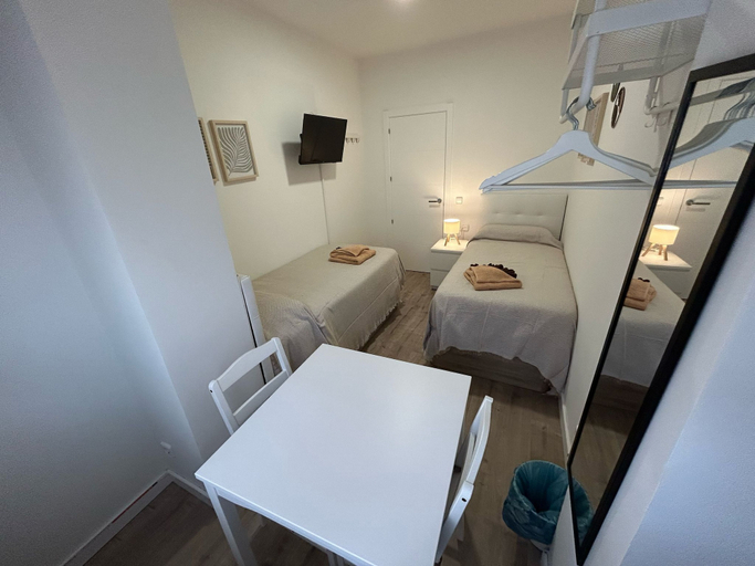 Bedroom 3, Habitaciones en Embajadores, Madrid