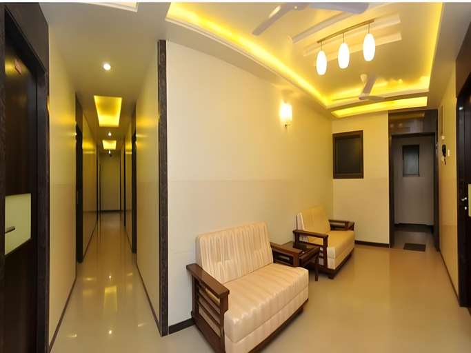 Public Area, Hotel Poonam, Satara