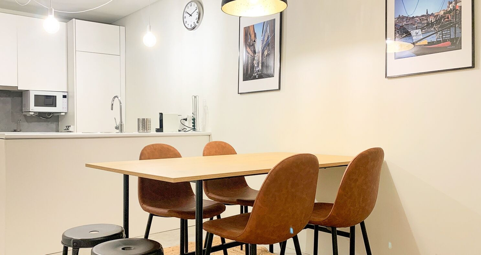 Others 4, Bucks4 Fantastic 1BD + 1 Triplex Next to Ribeira, Porto
