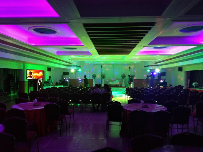 Food & Drinks 5, SPS Kingsway, Thiruvananthapuram