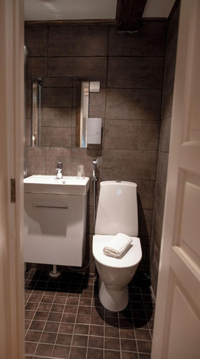 Bathroom 3, Mustion Linna / Svarta Manor, Uusimaa