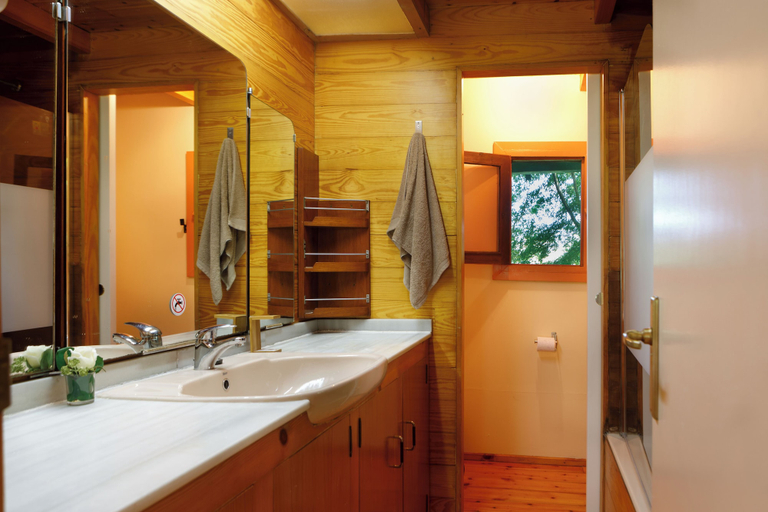Bathroom 3, Finca La Peñiga, Cantabria