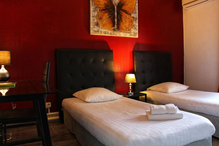 Bedroom 3, Logis Hotel du Cirque Troyes centre historique, Aube