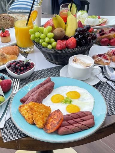Food & Drinks 5, Signature Hotel Apartments & Spa, Dubai