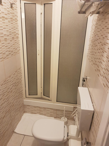 Bathroom 4, Biscari, Catania