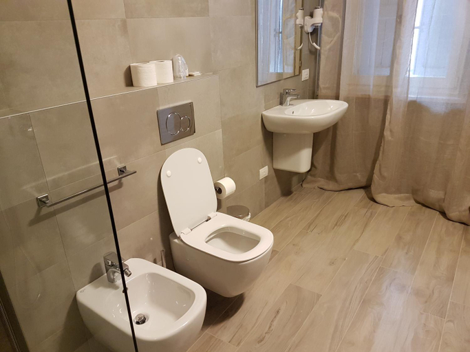 Bathroom, Albergo Ristorante Gallo, Bologna