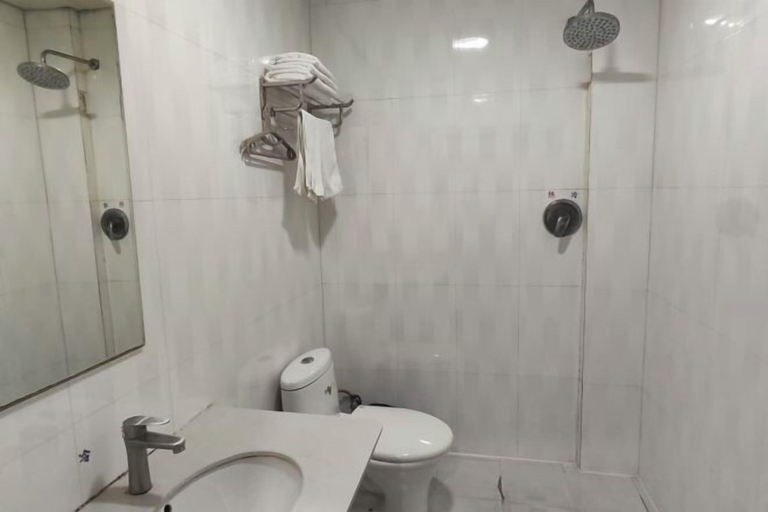 Bathroom 4, Shuyang Sanhe Hotel, Puyang