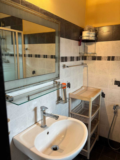 Bathroom 4, 19 St. Stephen's Villa, Sri Jayawardanapura Kotte