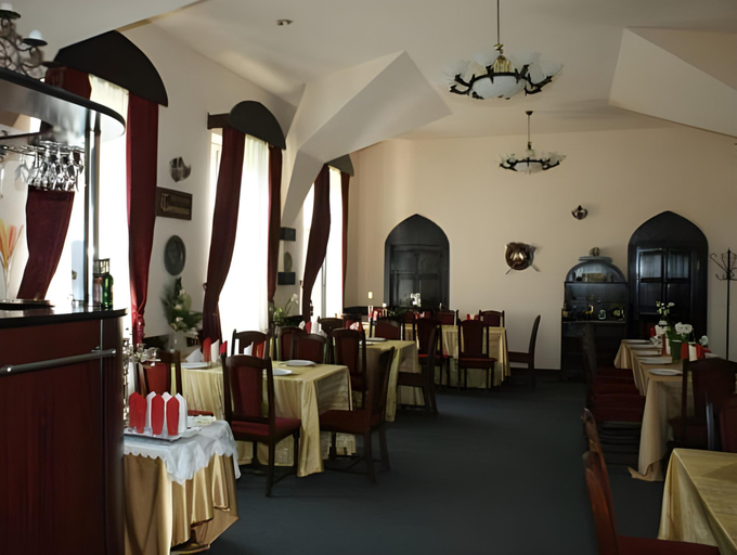 Food & Drinks 4, VILA Corviniana, Hunedoara