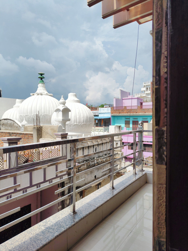 Others 4, Gauri Shankar P Guest house, Varanasi