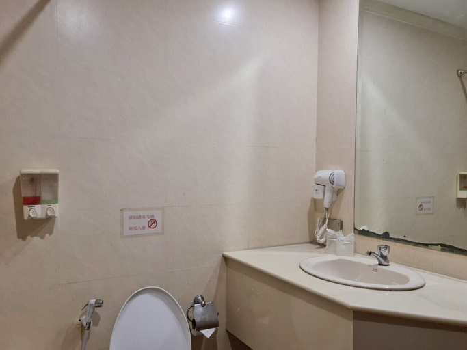 Bathroom 3, The Rich Hotel Rama 5, Muang Nonthaburi